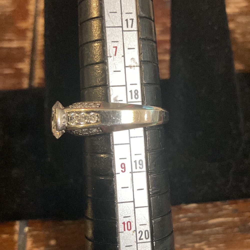 Stunning 925 CZ engagement ring size 8 - Picture 4 of 8